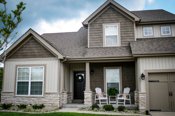 Vinyl Siding & Stone Vinyl Siding and Stone Knee Wall Pedestals in O'Fallon MO