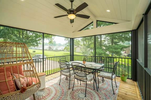 Chesterfield, MO Deck and Screened Room