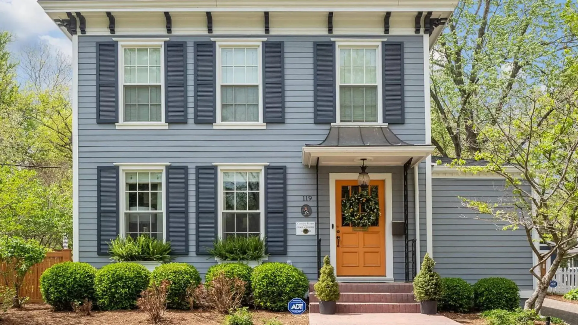 Are these the correct nails for hardie board? I am by no means an expert on  siding or hardie board but they seem a bit too lean for the job. Any  advice? :